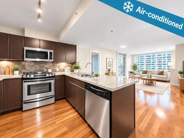 6068 No. 3 Road 1006, Richmond