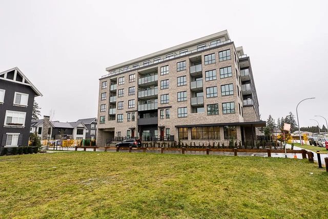 15738 85 Avenue 506, Surrey