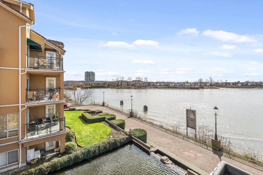 6 Renaissance Square 312, New Westminster