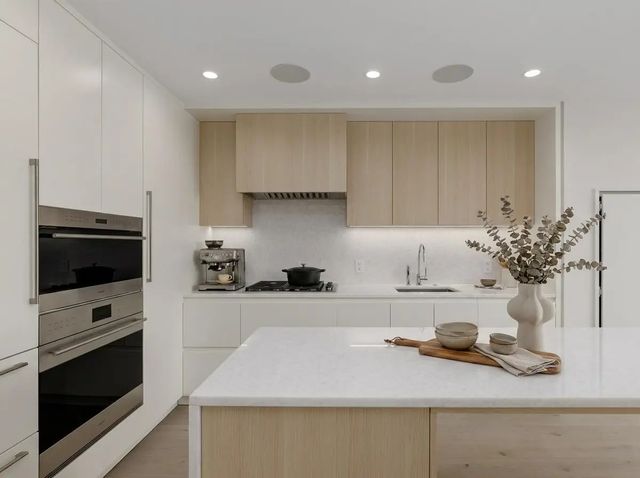 7433 Cambie Street 2501, Vancouver