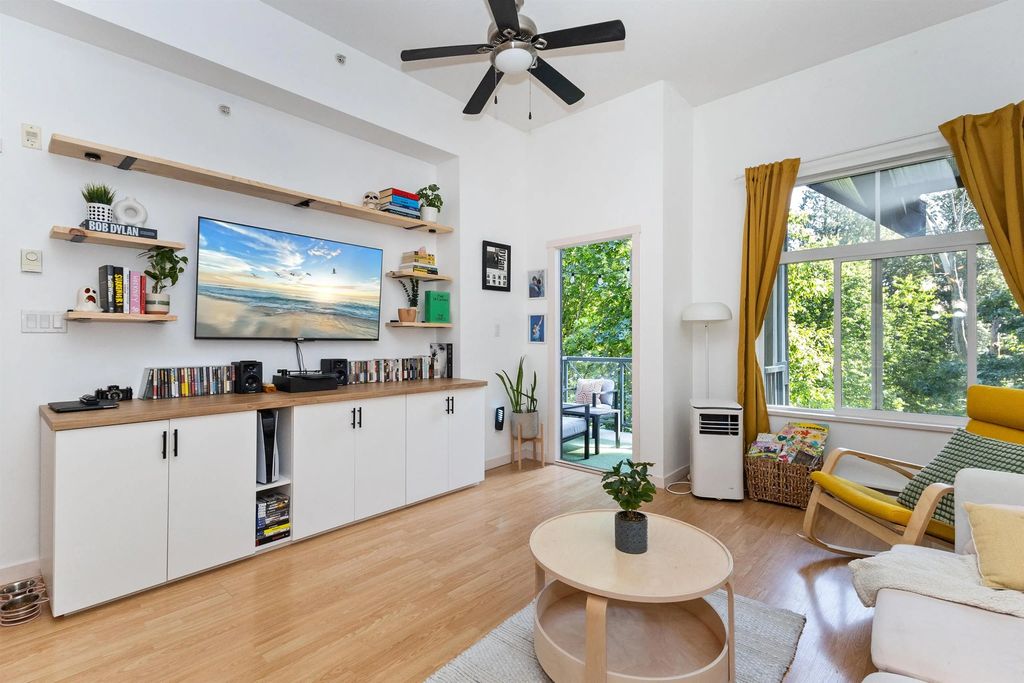 33338 E Bourquin Crescent 406, Abbotsford