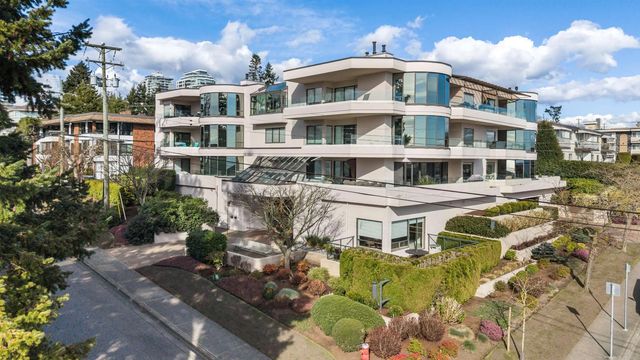 1250 Martin Street 302, White Rock