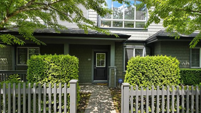 8138 204 Street 33, Langley