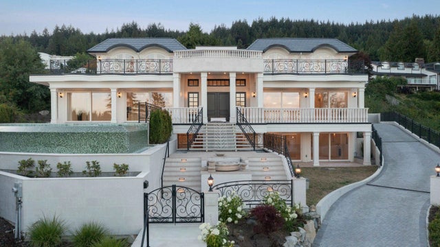1445 Sandhurst Place, West Vancouver