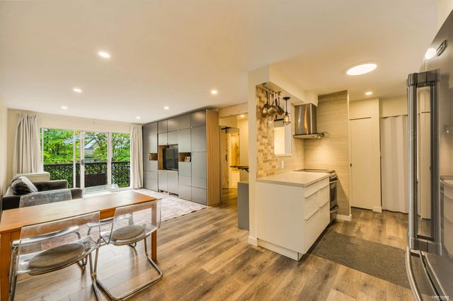 428 Agnes Street 310, New Westminster
