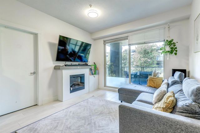 7478 Byrnepark Walk 304, Burnaby
