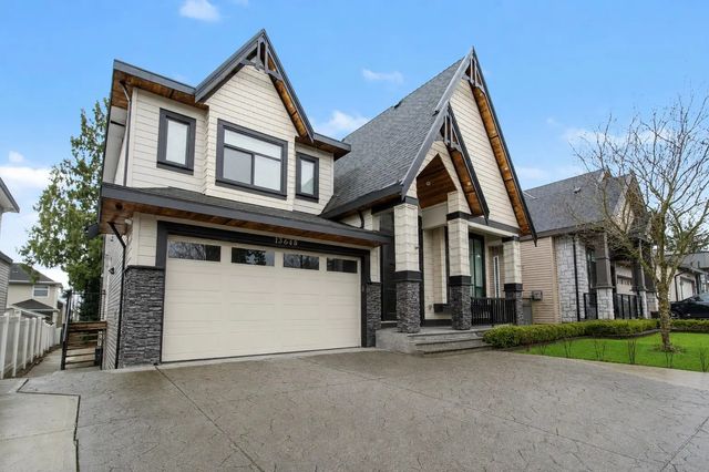 15648 82 Avenue, Surrey