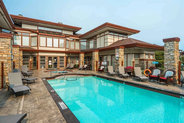 16477 64 Avenue 208, Surrey