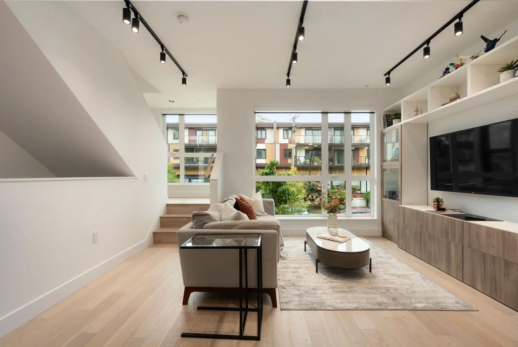 3984 Dumfries Street, Vancouver