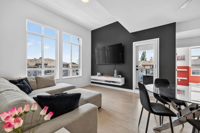 19945 Brydon Crescent 402, Langley