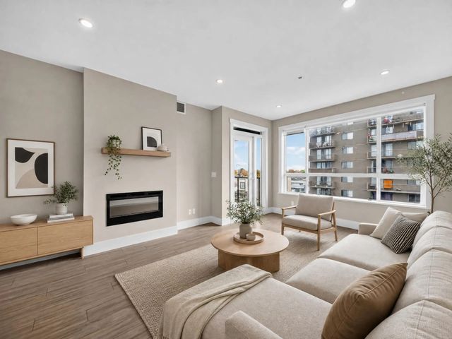 22335 Mcintosh Avenue 405, Maple Ridge