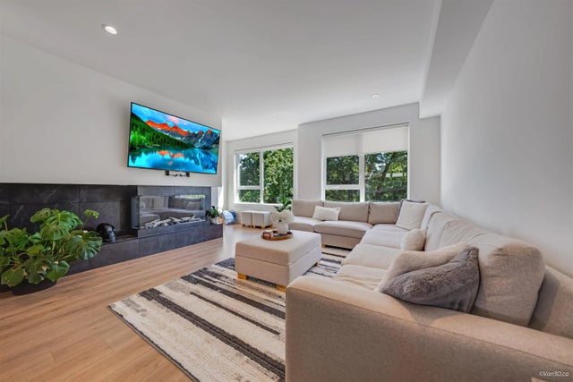 15030 28 Avenue 33, Surrey