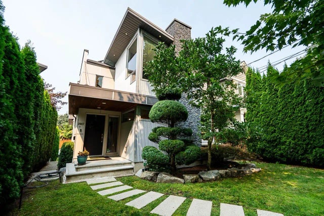 2007 Larson Road, North Vancouver