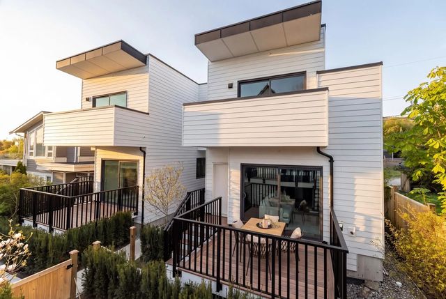 328 W 14th Street 1, North Vancouver