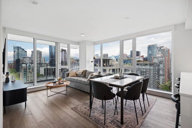 1111 Richards Street 2002, Vancouver