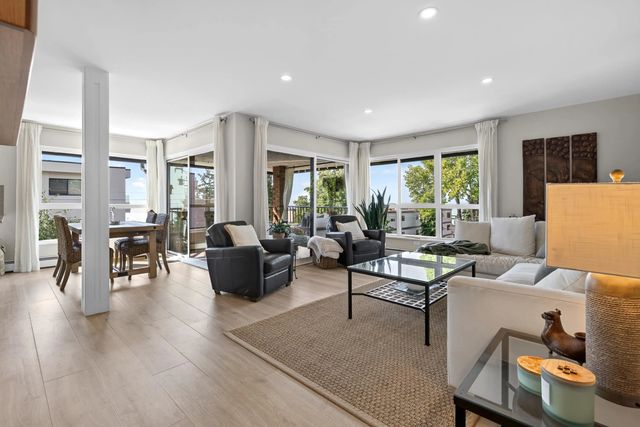 1290 Martin Street 302, White Rock