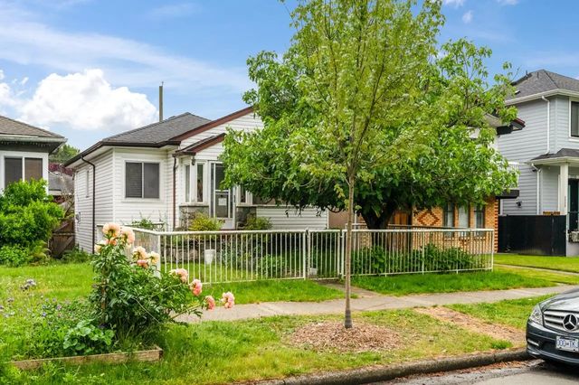2566 Venables Street, Vancouver
