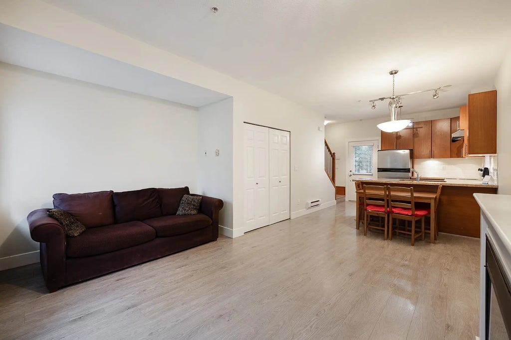 5211 Irmin Street 206, Burnaby