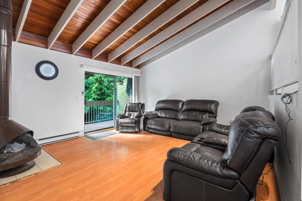 2690 Kingsford Avenue, Burnaby