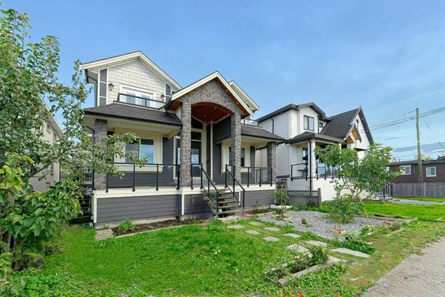 520 Ewen Avenue, New Westminster