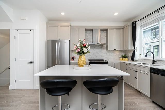 6897 201 Street 21, Langley