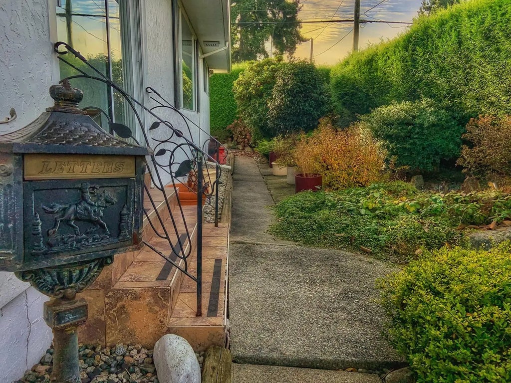 10880 Southridge Road, Richmond