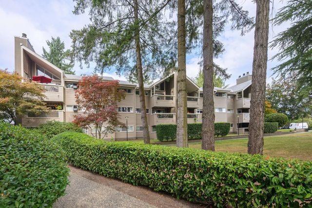 932 Robinson Street 309, Coquitlam