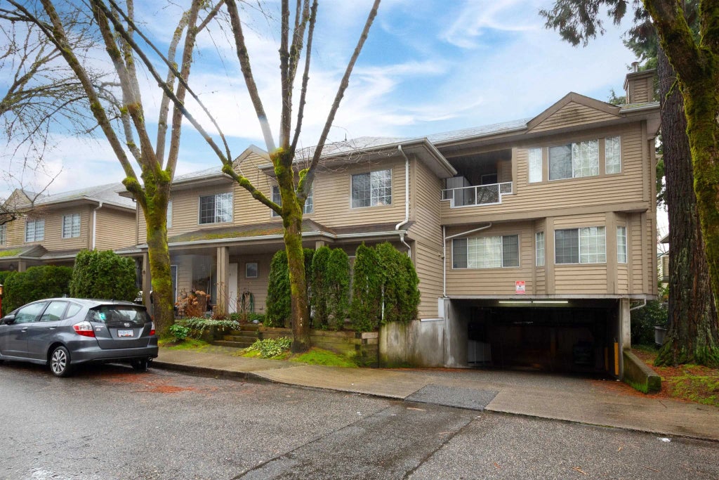 815 Tobruck Avenue 10, North Vancouver