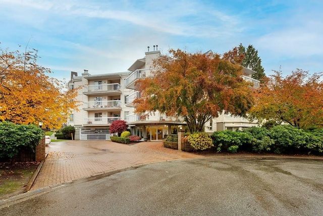 9299 121 Street 202, Surrey