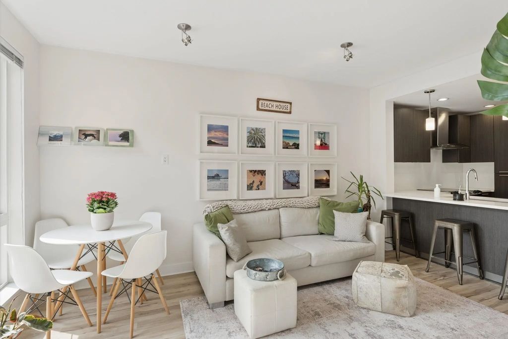 733 W 3rd Street 312, North Vancouver