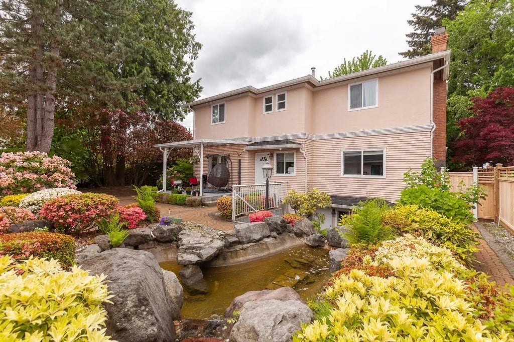 1989 W 52nd Avenue, Vancouver