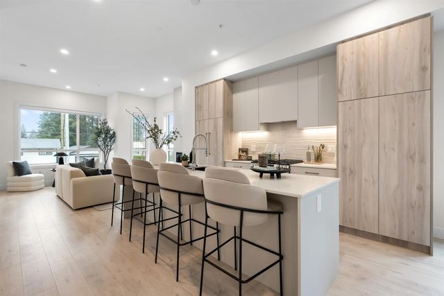 4558 208 Street 18, Langley