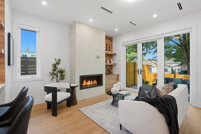 2438 E 20th Avenue 1, Vancouver