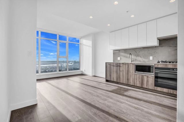505 Nelson Street 1603, Coquitlam
