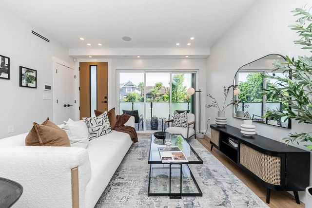 676 E 22nd Avenue 2, Vancouver
