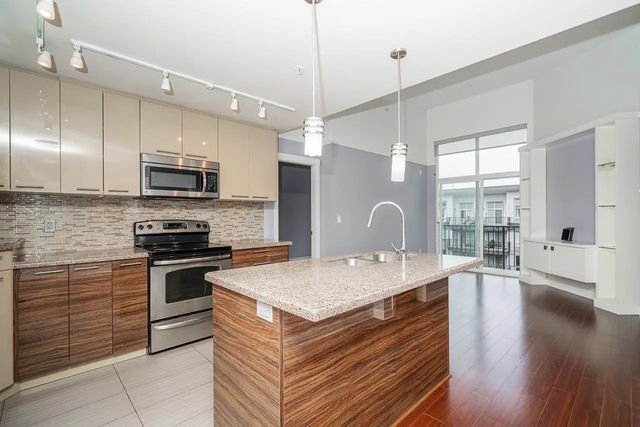 12039 64 Avenue 419, Surrey