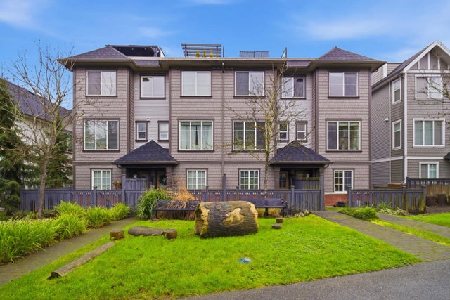 8217 204b Street 25, Langley