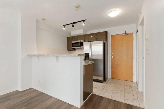 1328 W Pender Street 1703, Vancouver