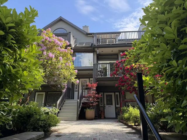 1868 W 15th Avenue, Vancouver