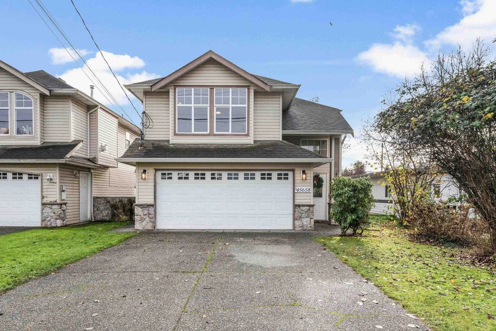 45658 Lewis Avenue B, Chilliwack