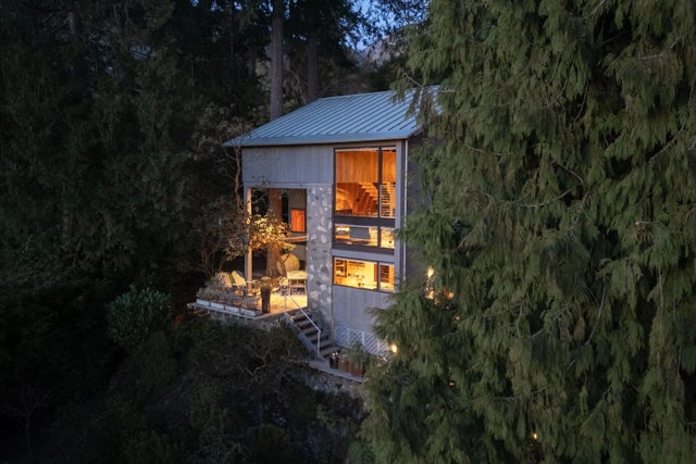 5757 Telegraph Trail, West Vancouver