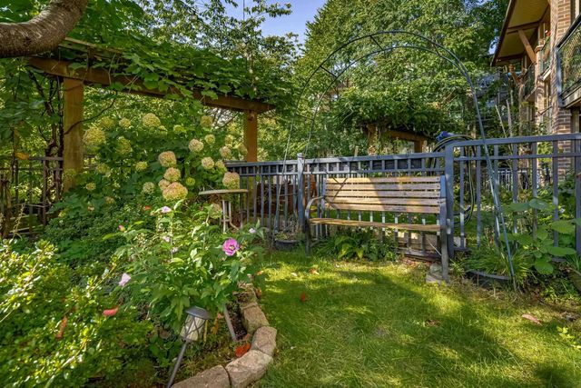 1633 Mackay Avenue 107, North Vancouver