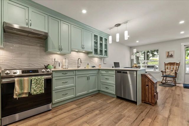 16318 82 Avenue 83, Surrey