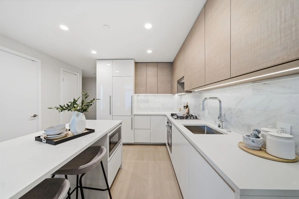 2186 Gilmore Avenue 1207, Burnaby