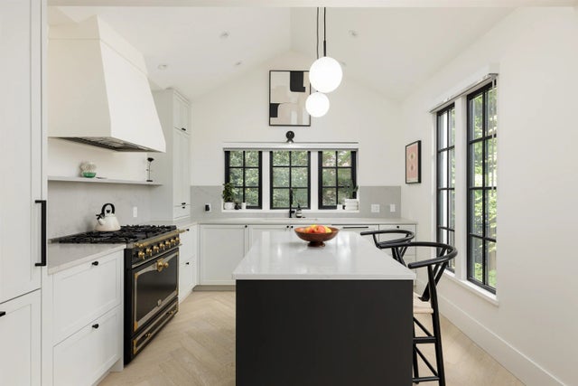 2502 W 33rd Avenue, Vancouver