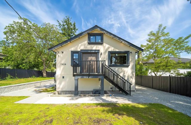 7620 Gilley Avenue, Burnaby