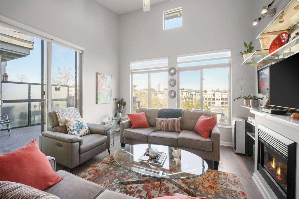 15385 101a Avenue 417, Surrey