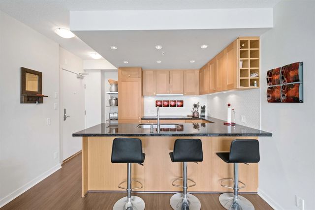 821 Cambie Street 2001, Vancouver