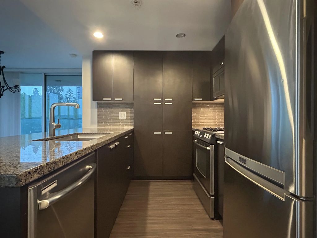 2232 Douglas Road 705, Burnaby