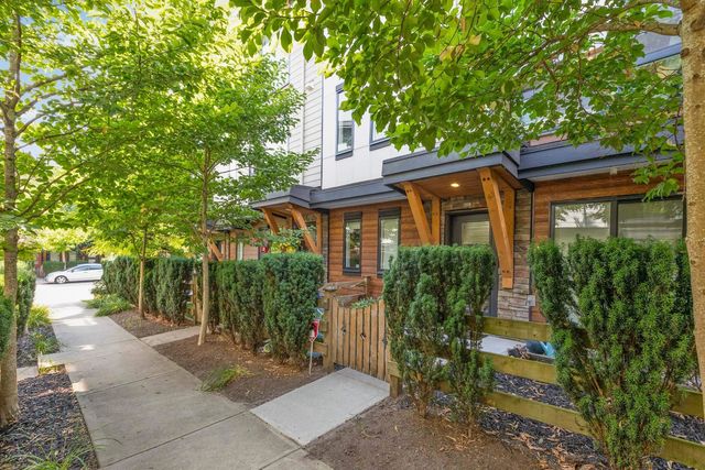 16488 64 Avenue 208, Surrey